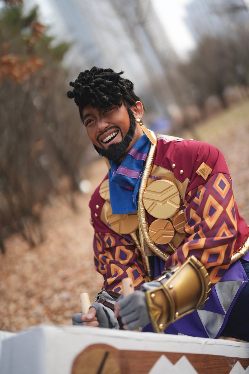 1. 상대팀 크산테 :  듬직하게 아군을 지킴 
2. 우리팀 크산테 :  히히 원딜발견