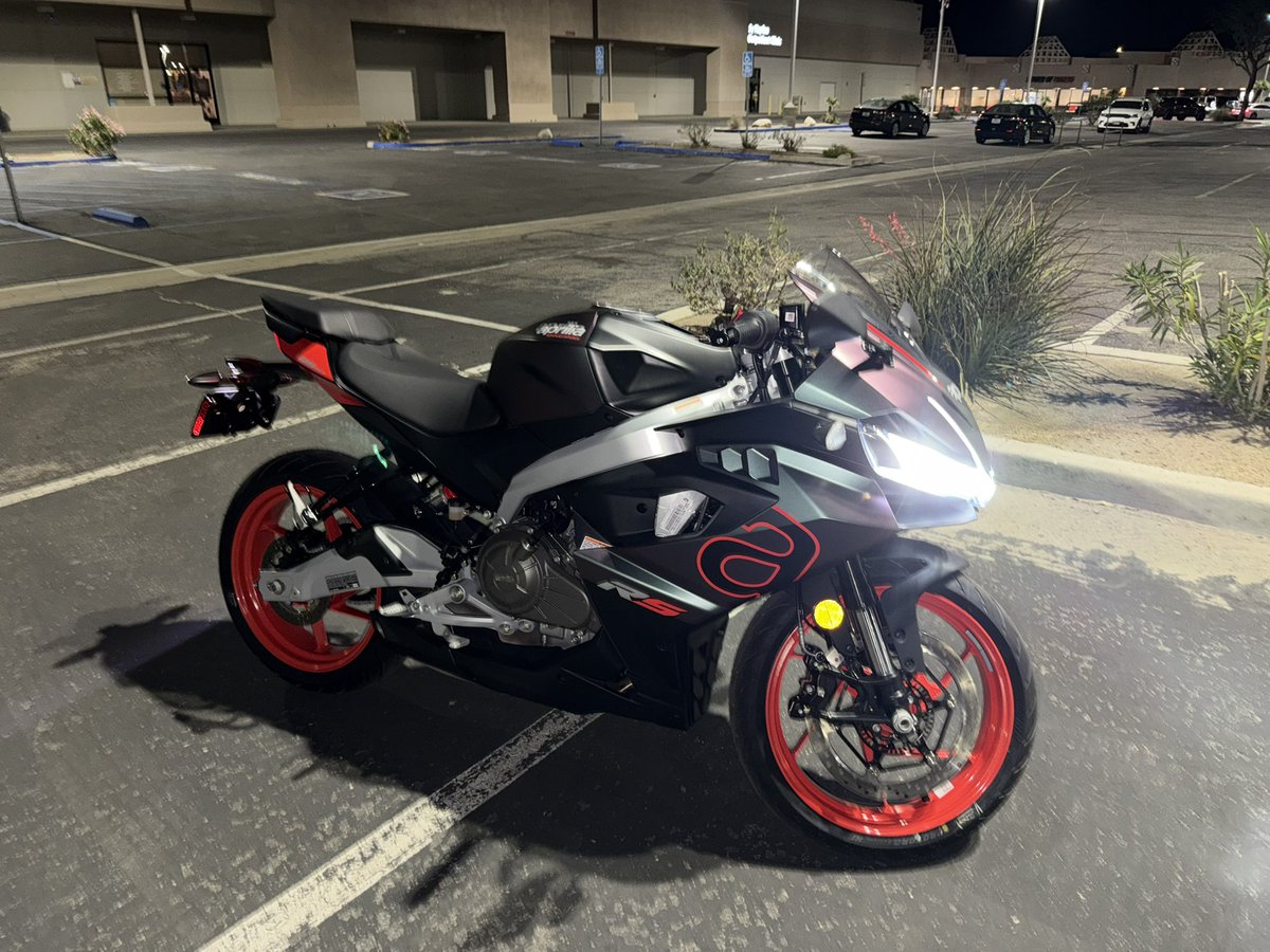 coloringboook's tweet image. She’s tuff