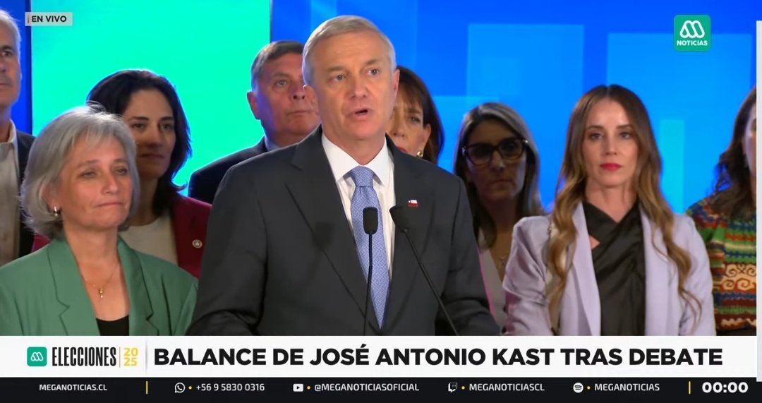Jose Antonio Kast Humilla y educa a Pseudo Periodista Fernando Lasalvia q cree q con sus preguntas estúpidas y de pendejo le hace un favor a Jannette Jara
Dice "Este no es un programa de Humor"
<a href="/El_Ciudadano/">El Ciudadano</a> quedando como weones☝🏻

#DebateAnatel2025
#KastPresidente