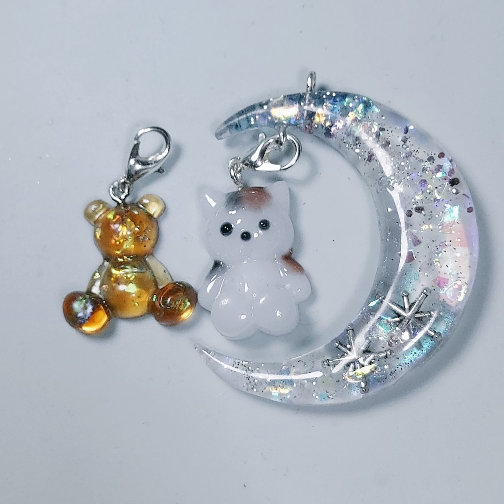 お待たせ致しました！
今年最後のプレゼント企画🎁
ただいまより開始です。
この記事にイイネ&amp;リポストで応募完了です！
期間は次の日曜日のお昼まで😊
 限定1名様🐱
 #プレゼント企画