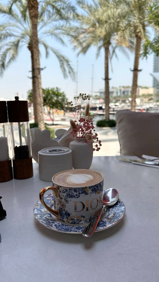 صباحُ القوّة الهادئة🤍
فليس كل إنجاز يُرى،
هناك انتصارات نكتبها في قلوبنا بصمت،
ونمضي بعدها أقوى مما كُنّا..

ابتسم… فالخير قادم مهما تأخّر ☕️🕊️

#صباح_الخير