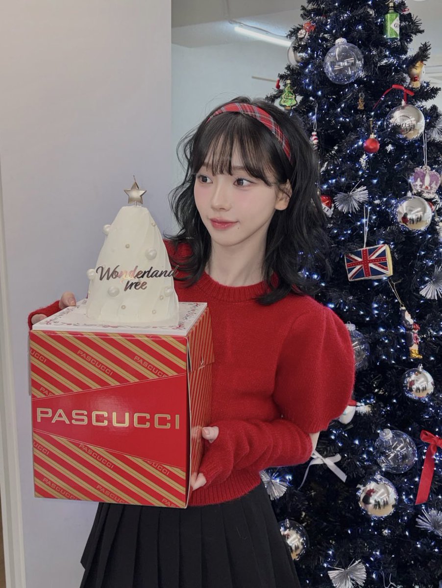 𝑒, 𝑠𝑒𝑟𝑎𝑝𝘩𝑖𝑛𝑒. tweet media