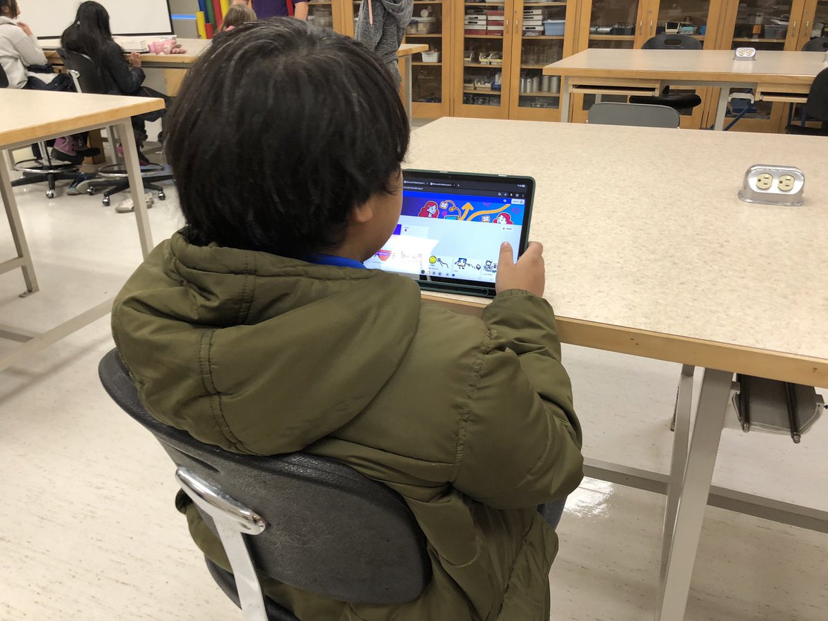 Miss Davis’s Grade 5 Class tweet media