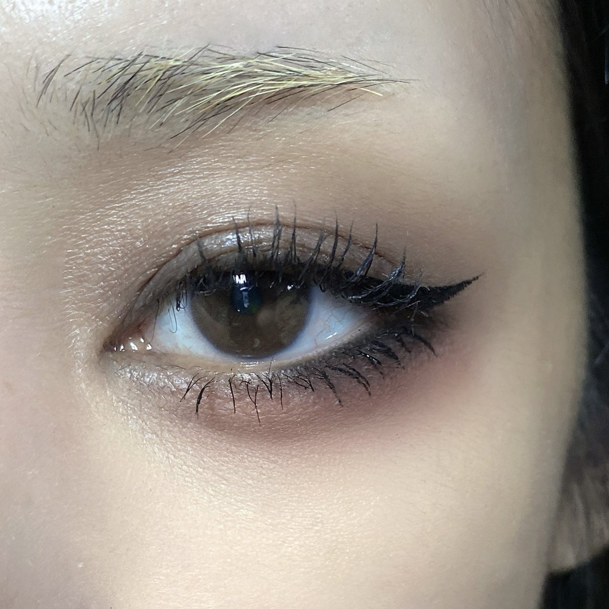 下まぶた手を抜くなって言うけど何色のアイシャドウ入れたらいいかわ