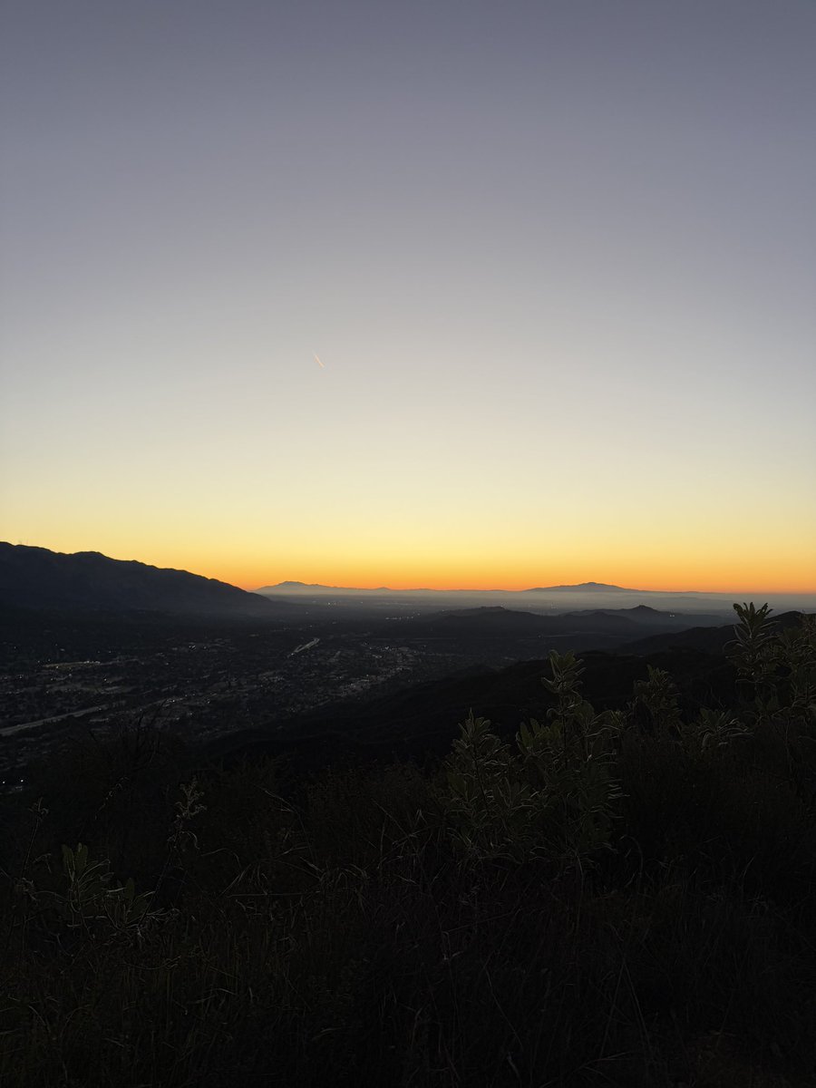 Prod_markgg's tweet image. woke up this morning I ain’t even think about yawning