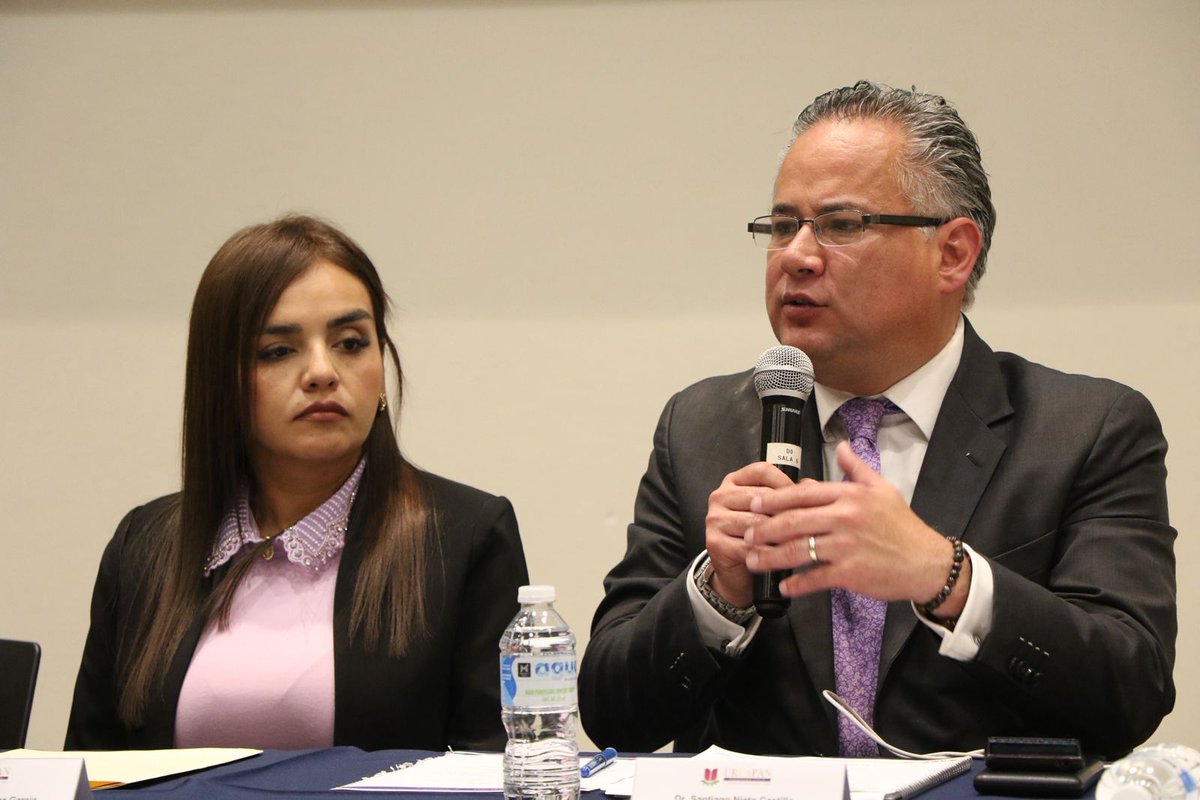 En el marco del #PlanMichoacán y por instrucciones de la PresidentA, <a href="/Claudiashein/">Claudia Sheinbaum Pardo</a> y el Secretario <a href="/m_ebrard/">Marcelo Ebrard C.</a>, acompañado por la alcaldesa Grecia Quiroz, el Subsecretario, <a href="/vidallerenas/">vidal llerenas</a> y <a href="/Candelaria___/">Carlos Candelaria</a>, hicimos entrega de un reconocimiento para puntualizar la recepción de la