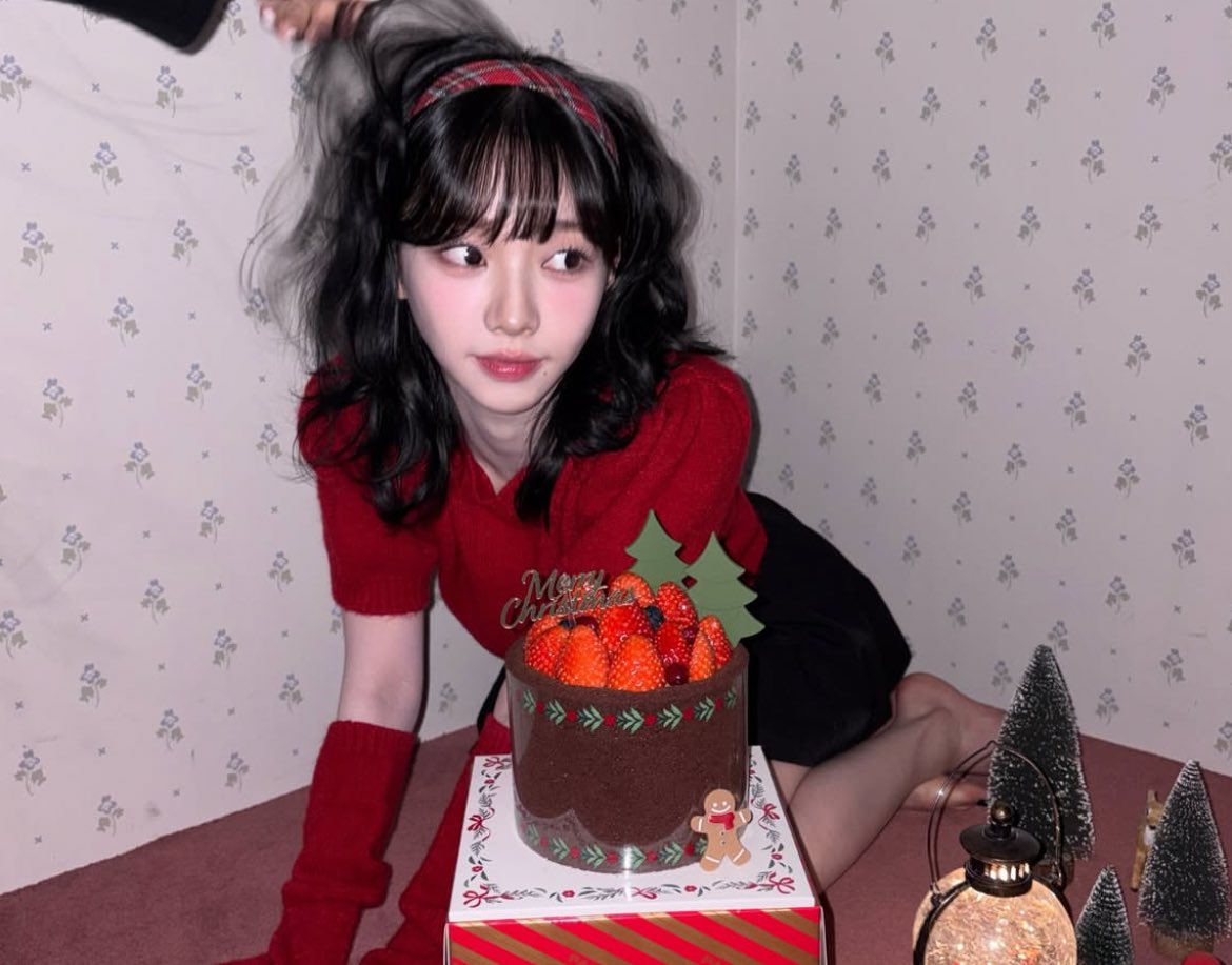 𝑒, 𝑠𝑒𝑟𝑎𝑝𝘩𝑖𝑛𝑒. tweet media