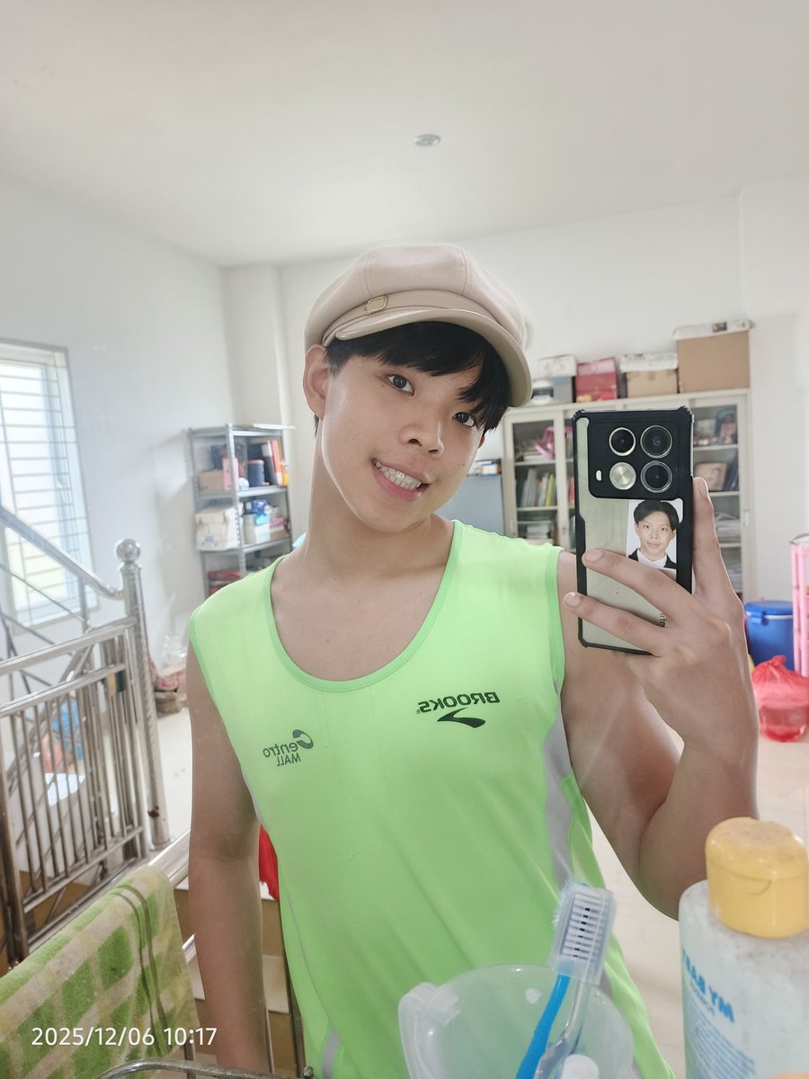 drAnglove's tweet photo. Baker Boy Hat, What do you think? 
Maafkan baju nya, tbtb kepengen foto aja pake topi Baker boy 😭
Tapi bagus kan 😎
. 
#polaroid
#poses 
#bakerboyhat
#shirt 
#model
#photo
#PhotoshootModel
#ModelAgency
#OpenCall 
#OpenCasting
#ProductModel
#TradeForPrint https://t.co/NZTZBNC3hu