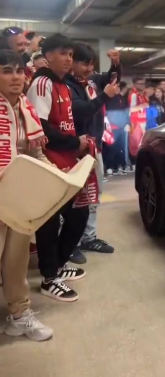 josicoCT's tweet image. Más de 20000€ en destrozos por los salvajes del @realmurciacfsad en el cartagonova. Por favor @AytoCartagenaES denuncien y que @policia haga su trabajo que cámaras y herramientas para localizarlos a todos tienen. Y que paguen y sean castigados