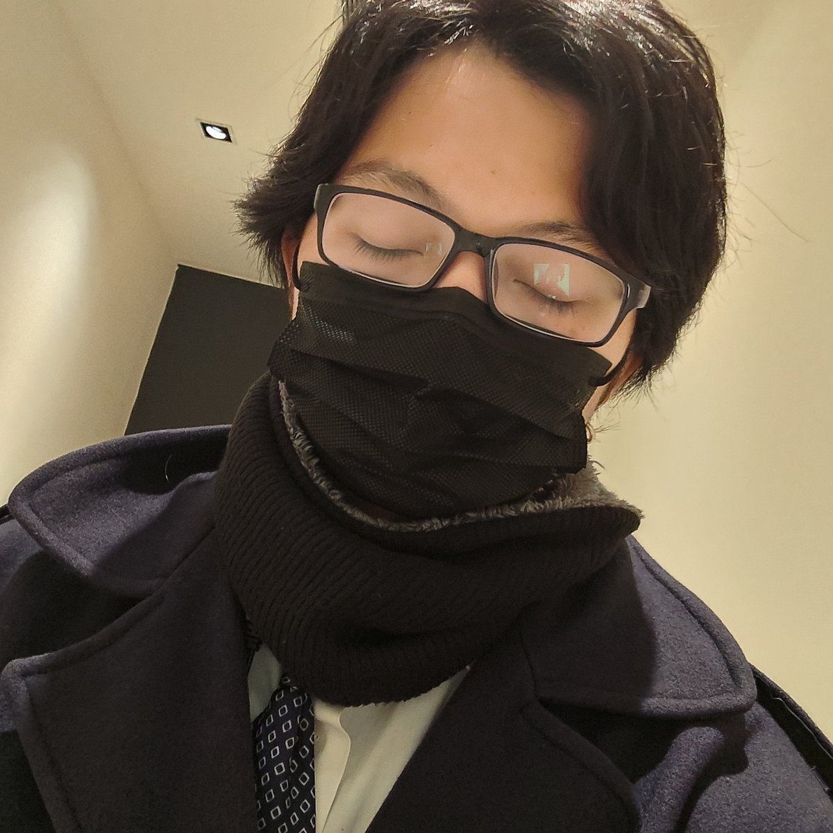 nick890128's tweet photo. 不屬於我的東西，為什麼我也要等呢
明明很多東西都在眼前
結果下一秒都突然不見或是消失了
永遠都沒機會珍惜
連一天都沒有。 https://t.co/IzUHtd3y1i