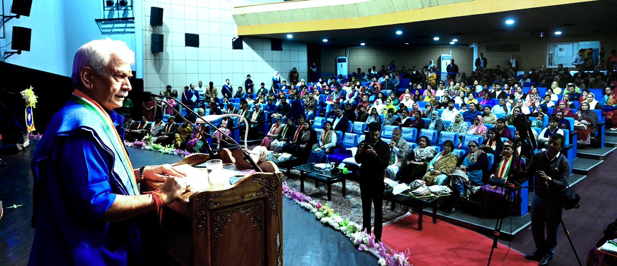 OfficeOfLGJandK's tweet image. Attended 40th anniversary celebration of Lawrence Public School. Applauded its legacy, enduring values and efforts to holistic learning and shaping modern leaders. The school carrying forward its core values has produced successful alumni, who are proudly serving the nation.