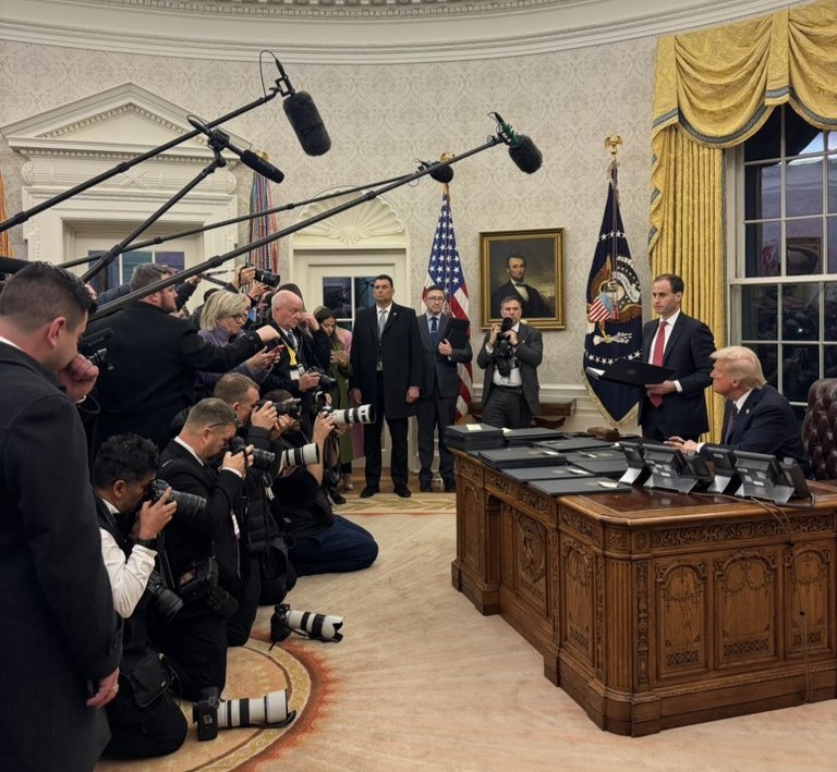 Roanoke College poll: After nearly a year of Trump, Virginians are feeling worse about the economy cardinalnews.org/2025/12/10/roa…