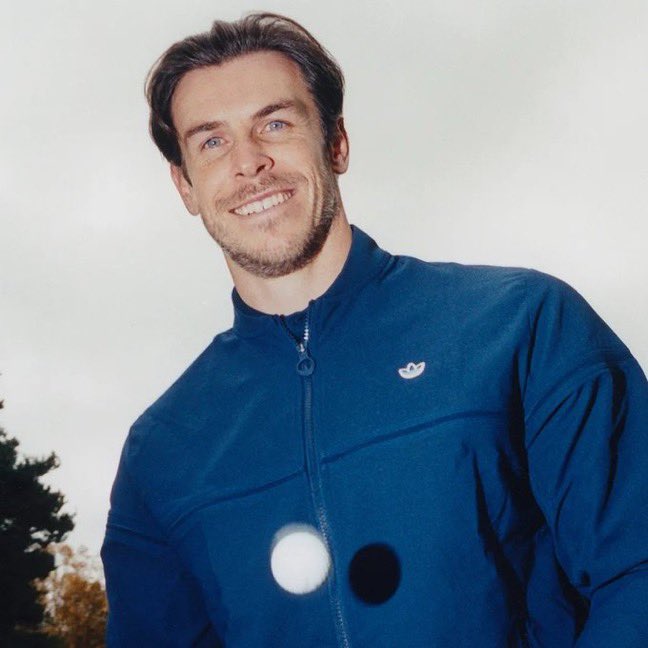 lejournaldureal's tweet image. 🗣️ Gareth Bale : « Carlo Ancelotti ? Il était génial. Pour moi, son génie réside dans la gestion des hommes, il sait toujours comment vous satisfaire. 

On apprend avec tellement avec Ancelotti, il vous apprendra des choses rien que par son calme dans les situations difficiles.…