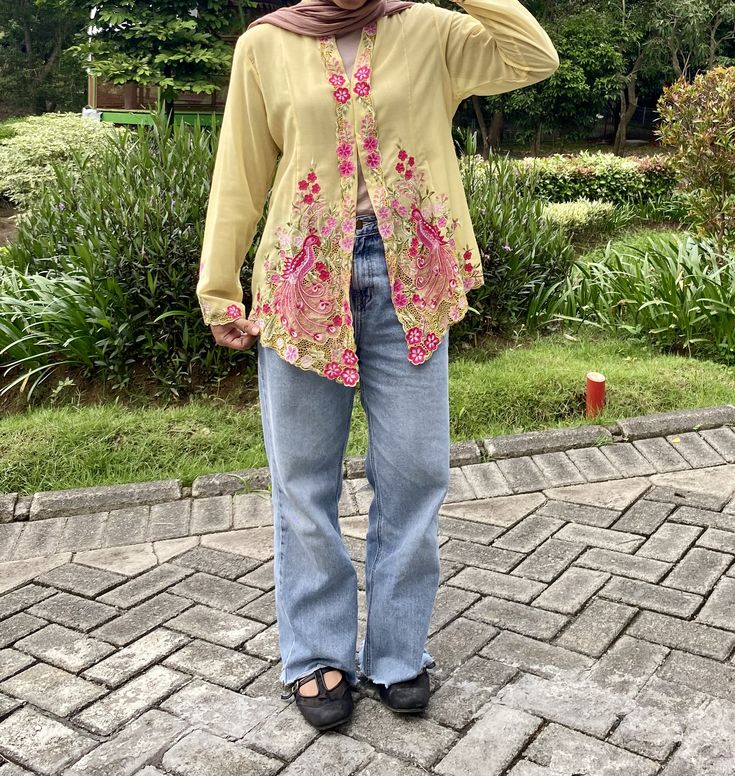 1950est's tweet photo. kebaya outfit inspo

a threads https://t.co/0ydzuPaAbN