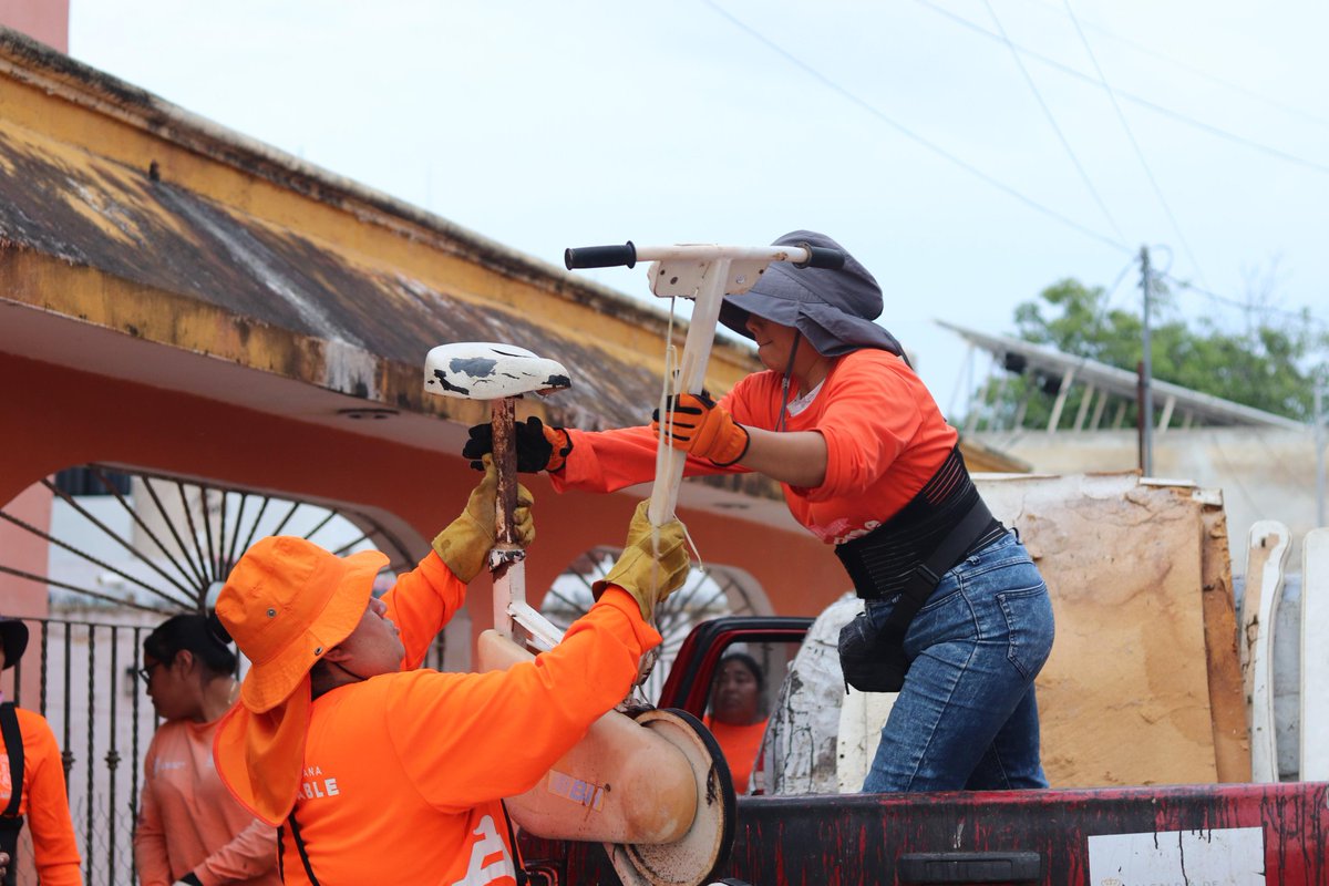Todo el #Team4D 🧡🧡🧡🧡 en la Descacharrización Imparable 🚛 de los fraccionamientos #LaNoria, #LaHuerta y la #LaGuadalupana.

¡Somos el Equipo Imparable! 🧡 <a href="/bibyrabelo/">Biby Rabelo</a>, <a href="/Alcaldia_Camp/">Alcaldía de Campeche</a>, <a href="/EliseoFdzM/">Eliseo Fernández M</a>