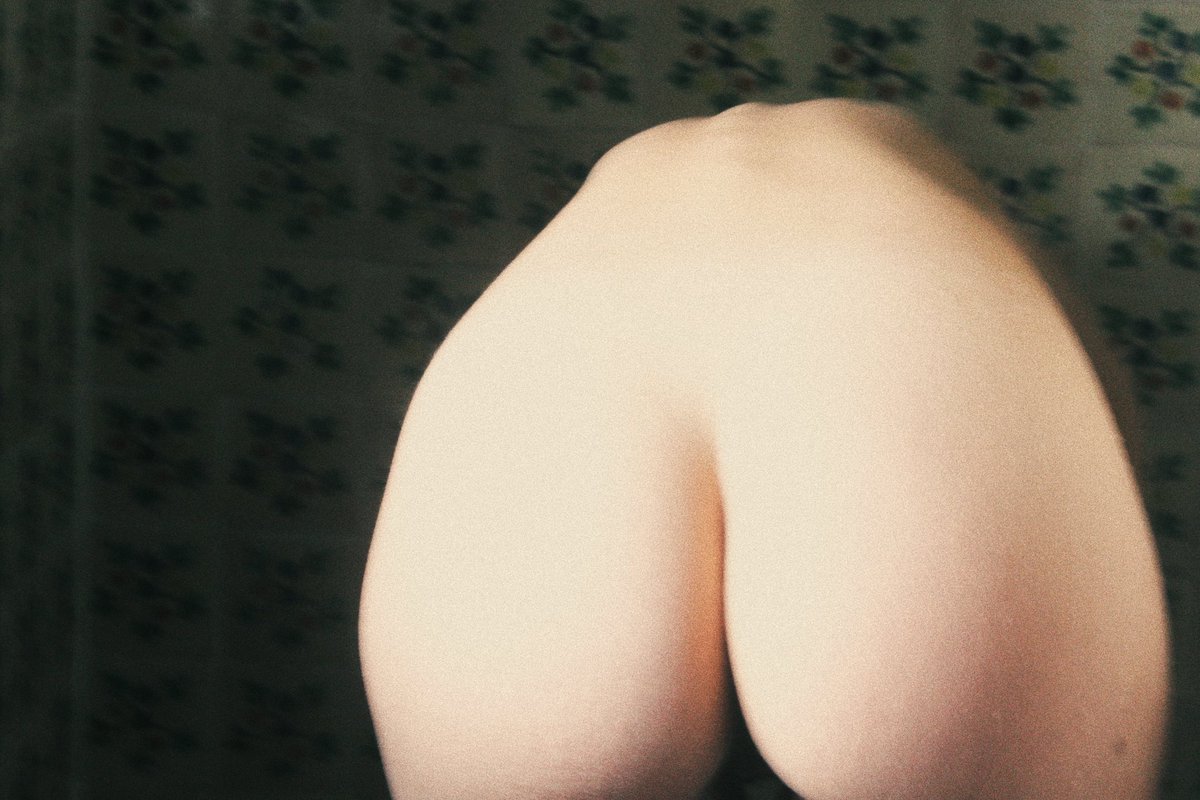 ɯnsdı̣ uǝɹoꓶ tweet media