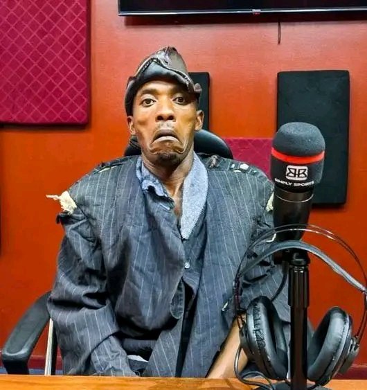 Ngahoo hagira uzana iPhoto ya bijiyobija atigize igisaza se

Twagiyeee