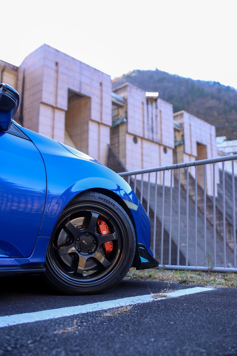 fk7_punch's tweet photo. #今年の仕様を振り返る

ホイール→MID RACING R06
タイヤ→POTENZA SPORT
ついでに車高も微調整 https://t.co/TKCnj2bxe0