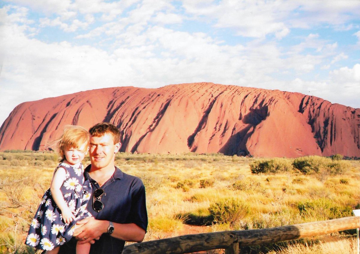 London_W4's tweet image. Mornin’. Today is my eldest daughter’s 29th birthday. Here we are 27 years ago in the middle of nowhere in Australia, posing in front of a massive rock. What I’ve noticed is that although I don’t look a day older now, she’s aged massively.