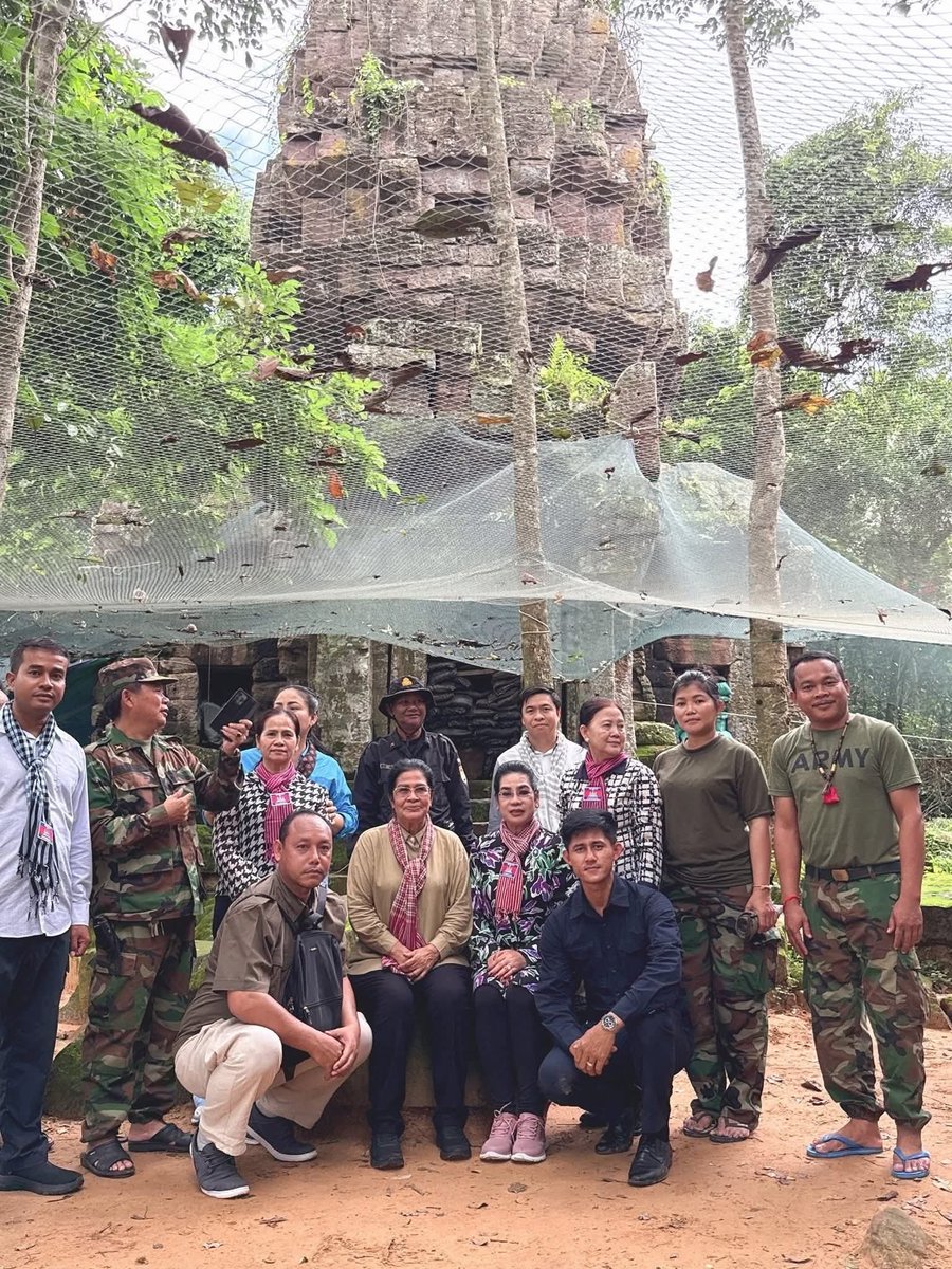 404NOTF65767728's tweet photo. Nov. 7, 2025 the Cambodian Senate President's sister visited Ta Kwai Temple in Surin Province of Thailand after​ Kuala Lumpur Declaration. Military bunkers and weaponry of Cambodia​ visible inside constitute a major violation of the Hague Conventions of 1907 and 1954. https://t.co/uZiZALkFrQ