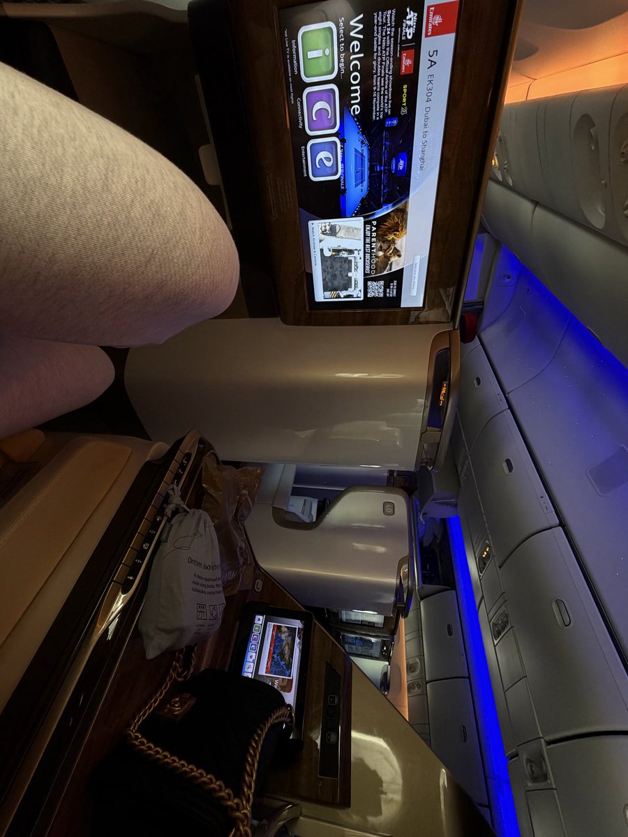 MsRabanne's tweet photo. Woke up in China💕 https://t.co/kT3Nb5MjTe