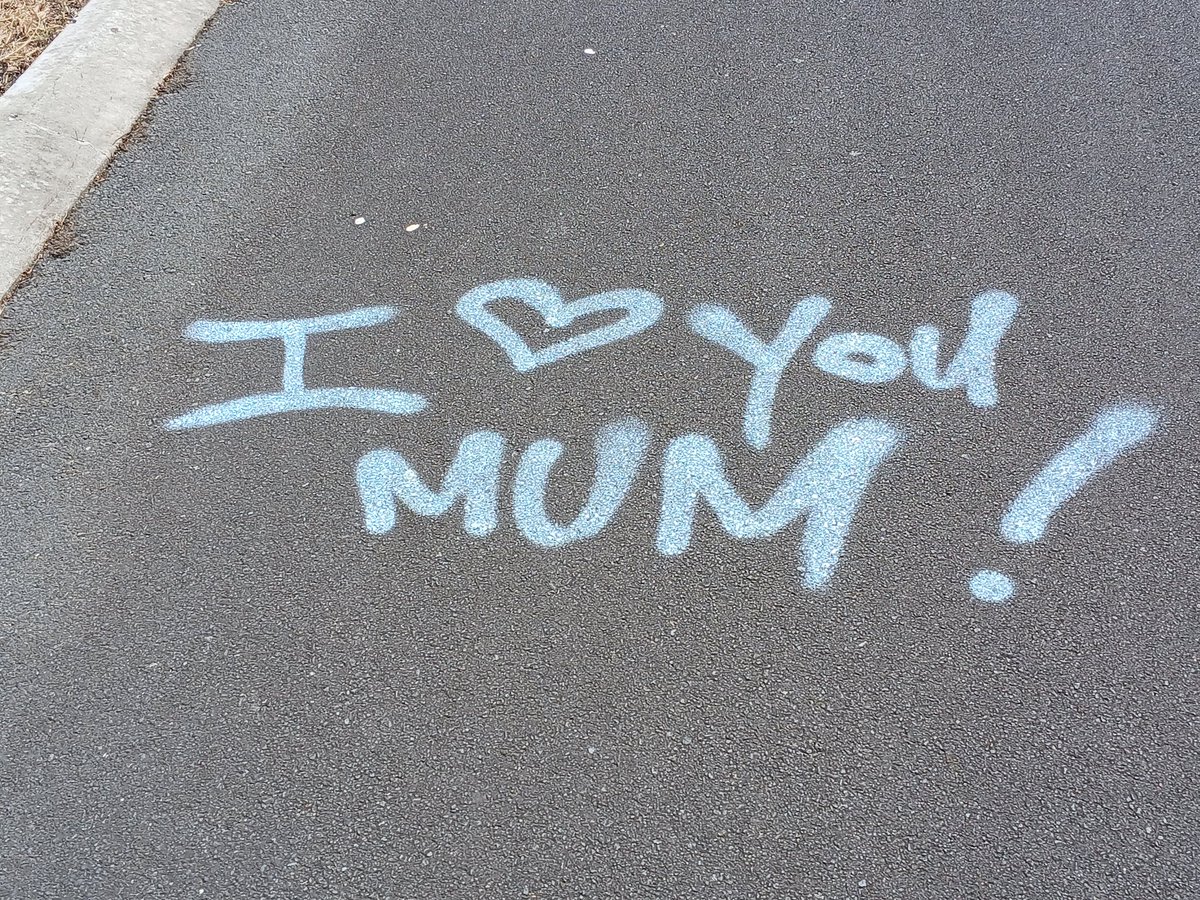 kiwigold61's tweet photo. Footpath graffiti ❤️ https://t.co/HXx2i9ncgg