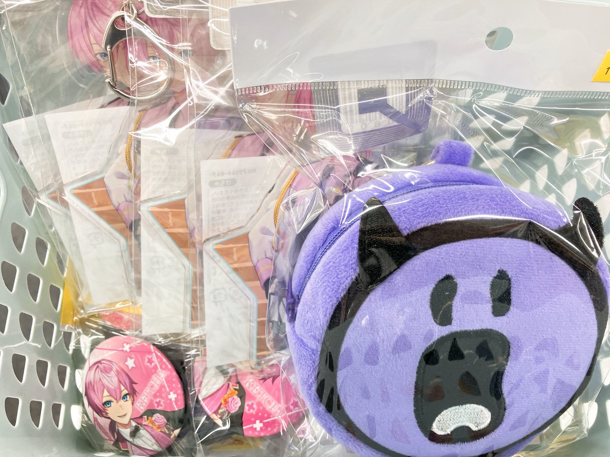 入荷情報】 📣AMPTAKxCOLORS 📣 缶バッジ アクキー ブロマイド カード