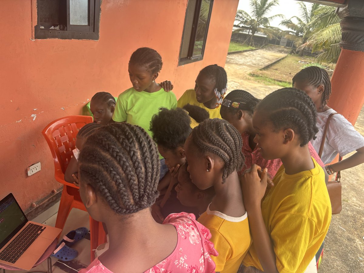 🇱🇷 History in Liberia.
We just ran the country’s first-ever rugby clinic — the launch of Liberia 7–15.

30 kids watched rugby for the first time.
Their reaction? “We want to play.”

By 2030: Liberia’s first women’s &amp; men’s teams.
Rugby + respect + gender equality = change