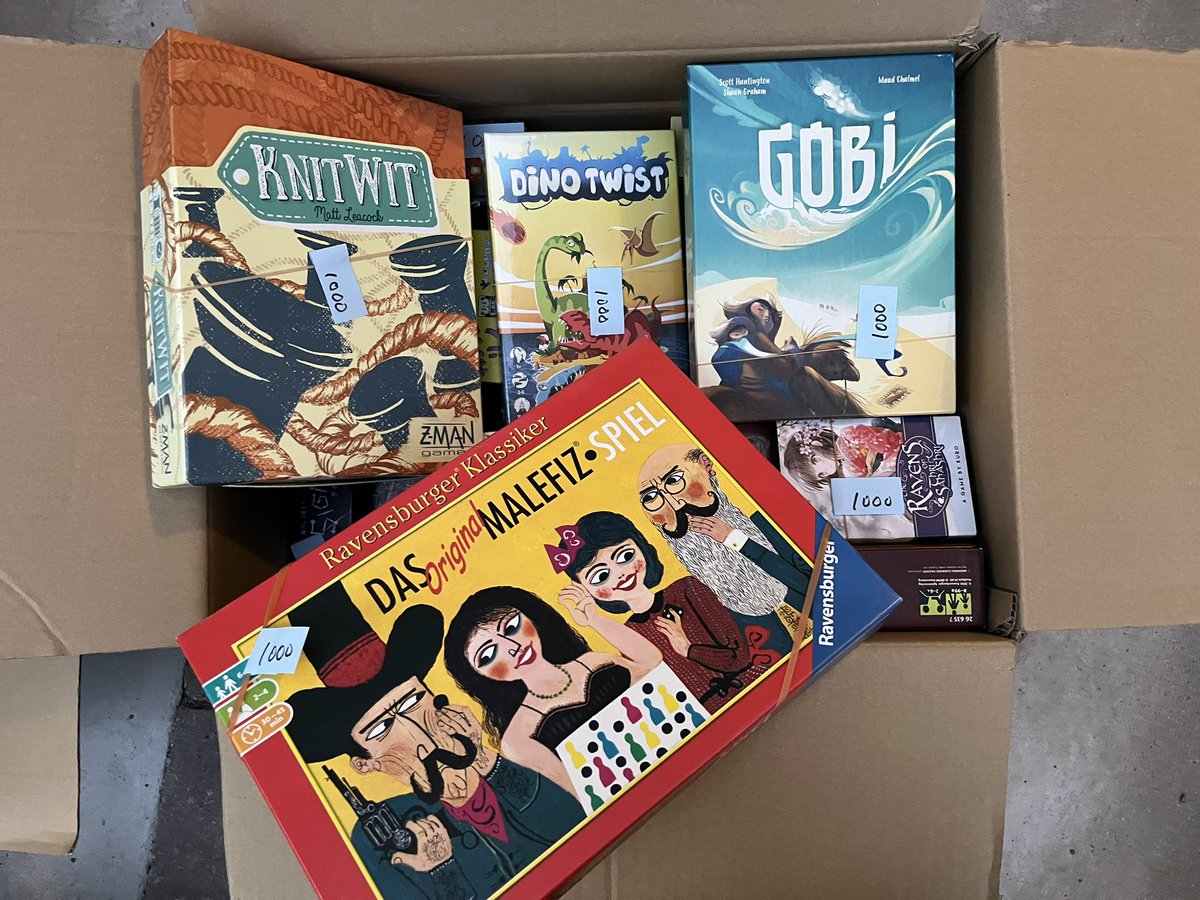 AKIBO⭐︎他の方は購入出来ません！ 暗くなったので一旦終了… 1000円はこれとまだもう1箱くらい行けるか？