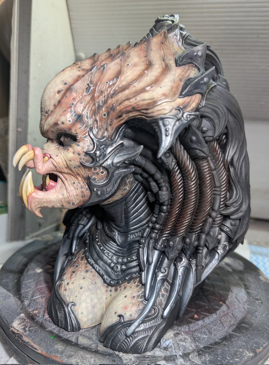 takatinp's tweet image. 甲冑塗り込むべー