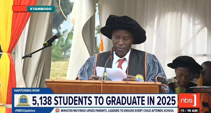 EliKatunguka's tweet photo. The total number of Graduands @kyambogou is 5,138. 3,157 males (61%) and 1,981 females (39%) #KyU20thGrad https://t.co/KkmLbnGVLo