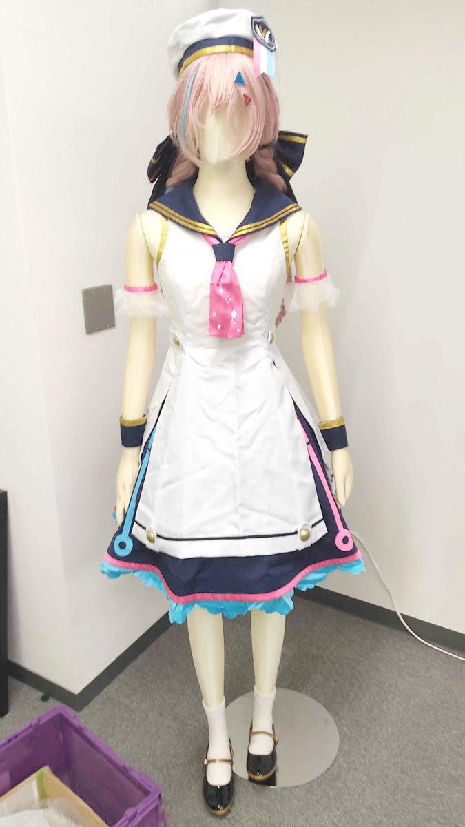 みんな冷静に聞いてね、
V決闘チームから
「今回のコントローラーです！」
ってきた写真なんだけど、
コント…ローラー…？？？？？？？？？？？？？？