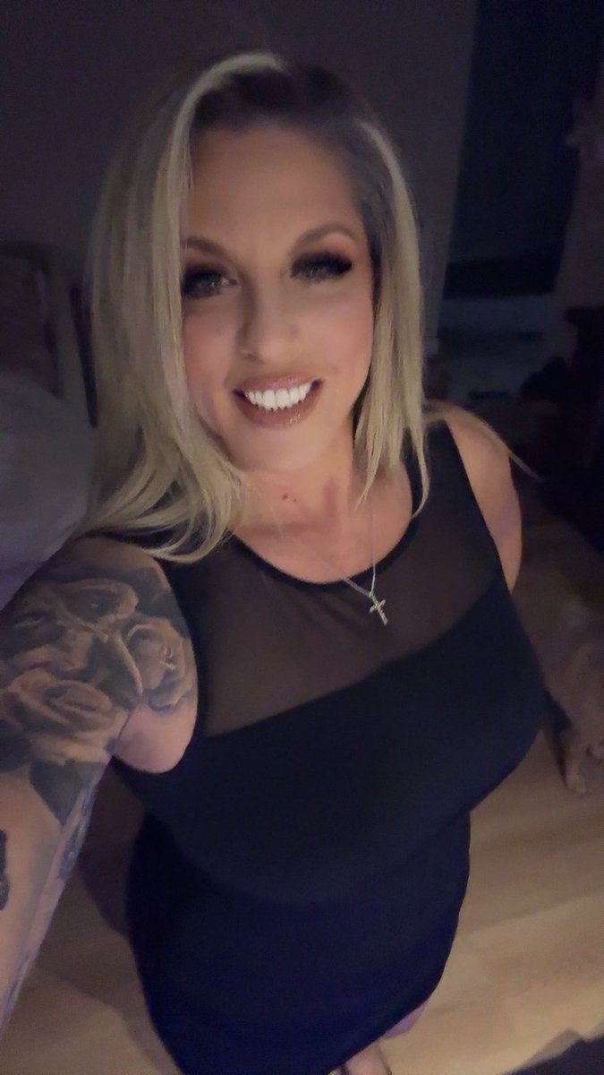 I love <a href="/TexasCowgrl1111/">Renee</a> 🖤🤎