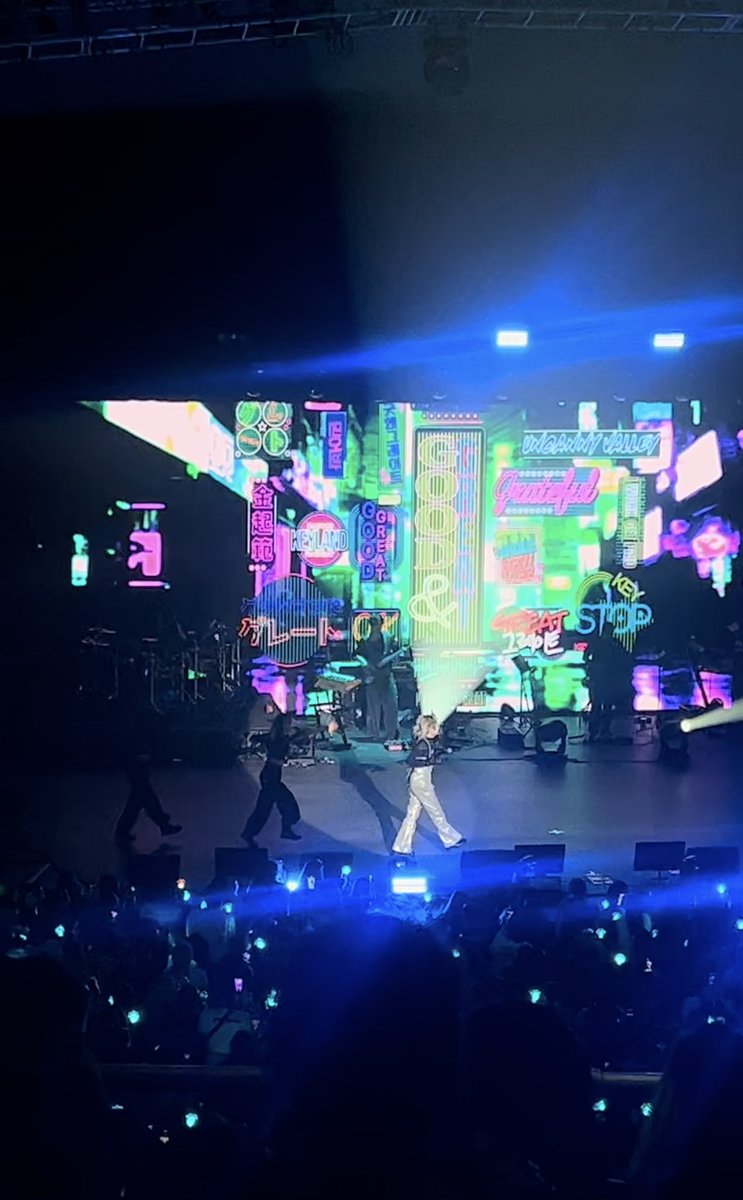 Rubihdz13's tweet photo. I went to see Key in forth worth! It was great! Loved to listen to Good &amp; Great! As well as Lavender Love! 🩵  I’m lucky to have seen him with Shinee when they came to Dallas! I’m proud of him to finally have his U.S solo tour !! 😆#KEY #UncannyValley_DFW #KEYLANDTOUR https://t.co/mwJy3Cm8uT