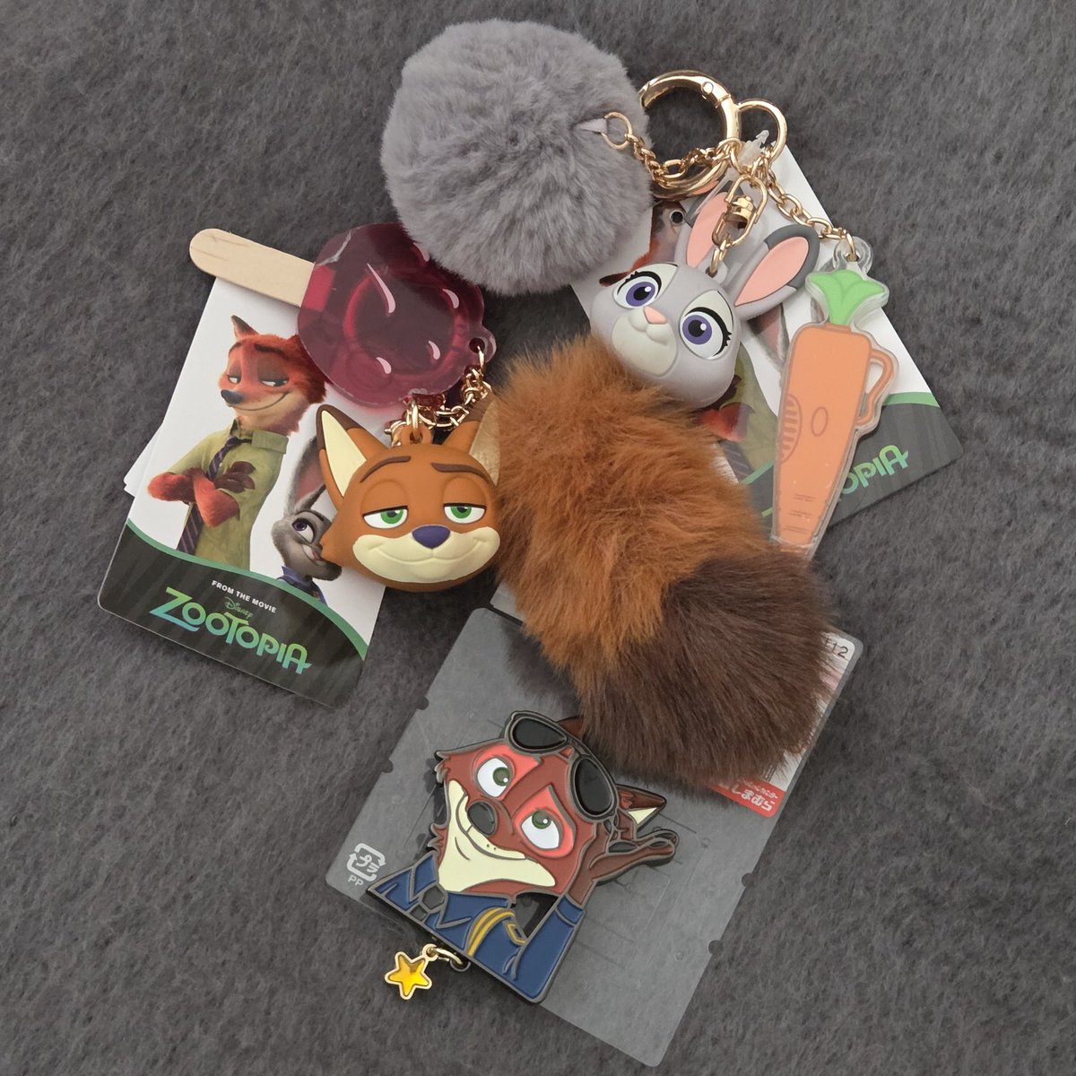 しまむらのズートピアのグッズ！！！ このチャームのニックのアイスの