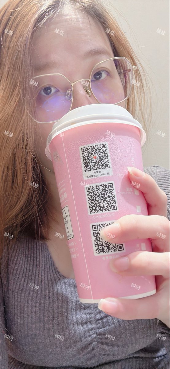 自己喝咖啡是愜意
兩個人喝咖啡是約會