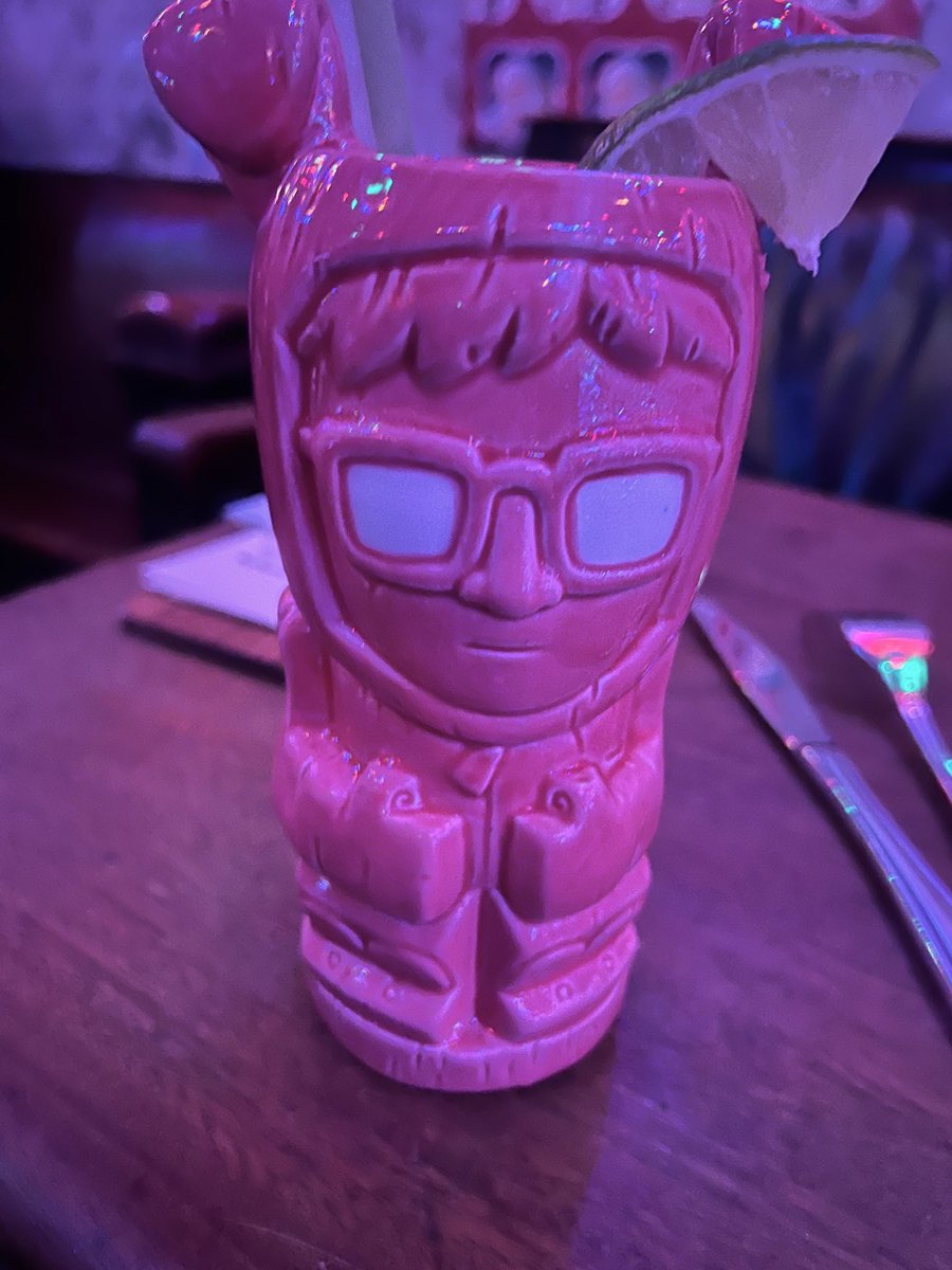 Went to a Christmas bar tonight with my hoomans!!  It was so much fun!!!