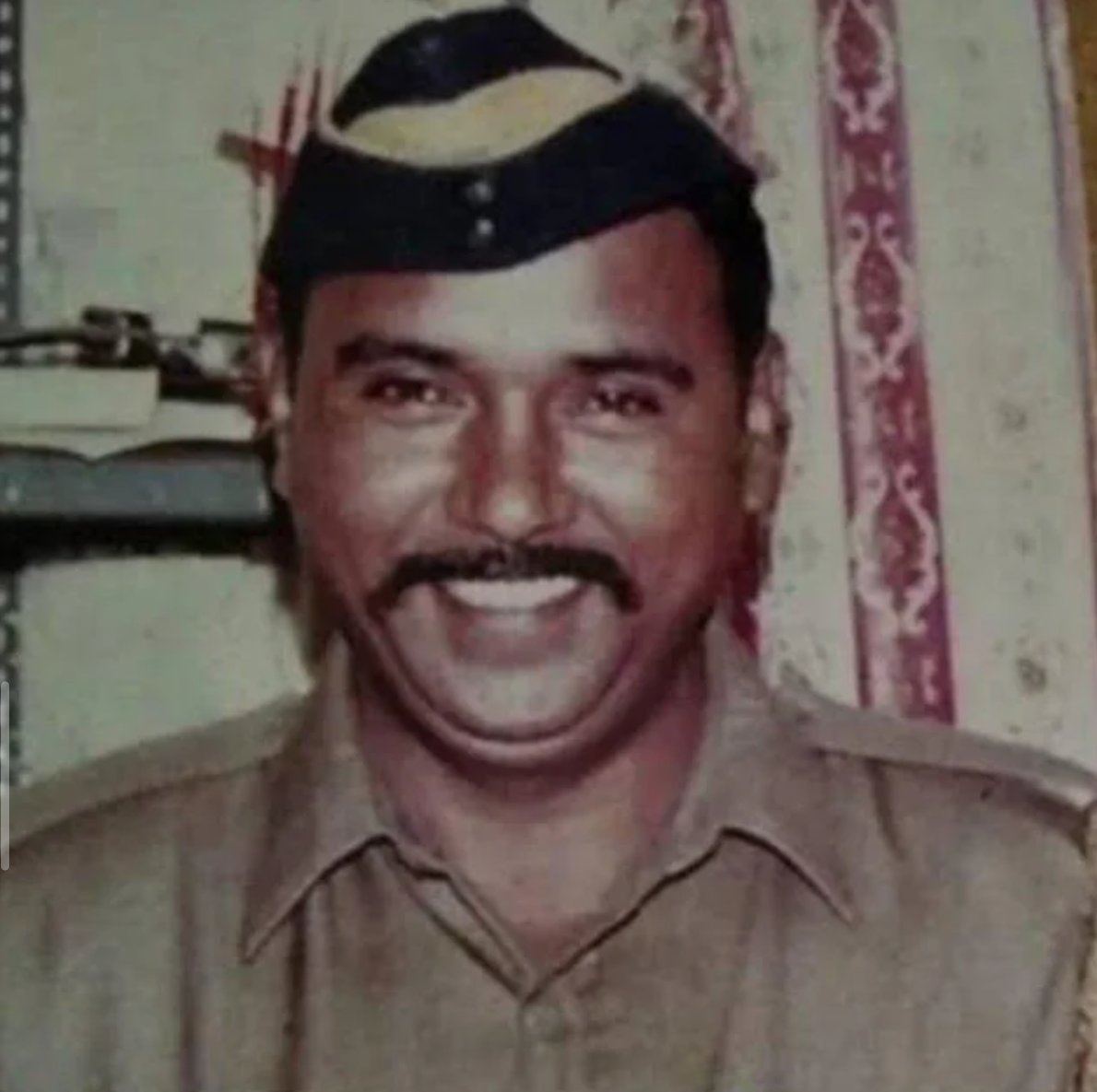 sieraverse's tweet image. In 2001, it was Kamlesh Kumari.
In 2008, it was Tukaram Omble.

two of the greatest human beings in 21st century in context of bhārat 
forever grateful to them 🫡🙏🏻