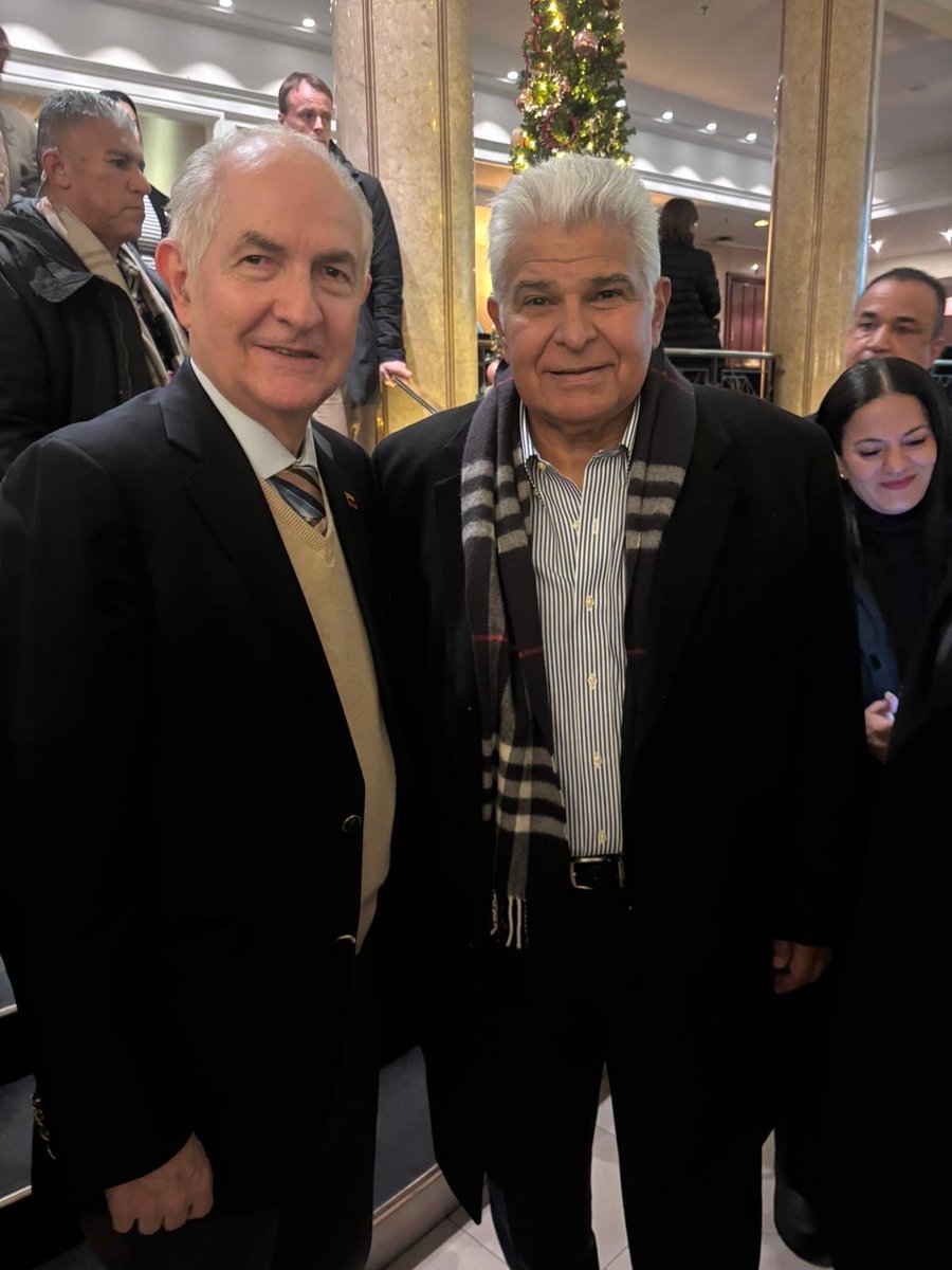 En grato reencuentro con el presidente de Panamá, Raúl Mulino, conversamos que “La prioridad absoluta de MCM es mantener en todo momento la dirección del trabajo político y ciudadano que está en curso en Venezuela.
El deseo de MCM es estar presente en Oslo para recoger el premio.