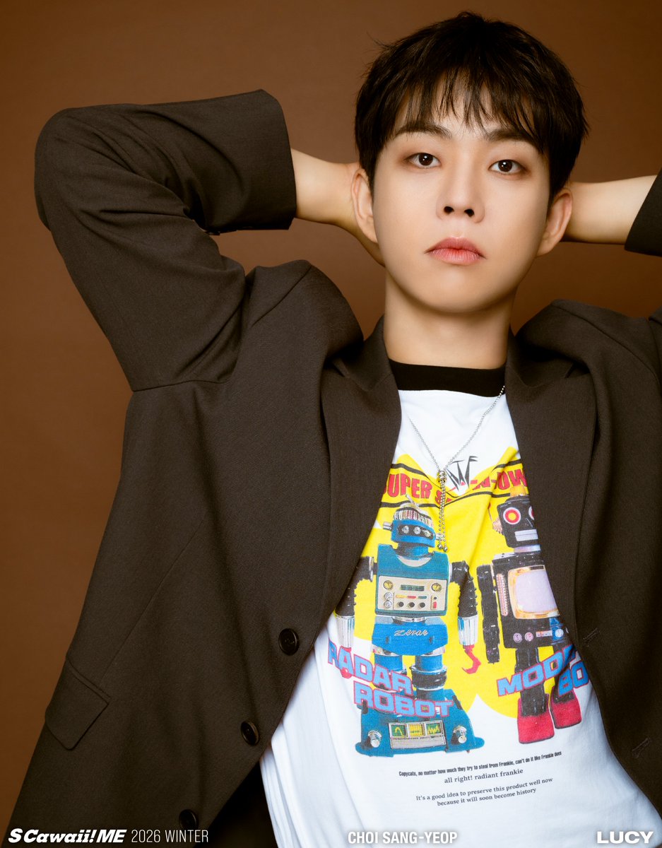 mag_scawaii_men's tweet photo. 📣#LUCY #CHOISANGYEOP #チェ・サンヨプ アザーカット＆インタビューの一部公開‼️📣

Q.LUCYは恋の歌も多いですね。あなたに恋をしたら、どんな良いことがありますか？

「ベタベタすると思います。片時も離しま���ん！　だからといって執着するわけではなく、それだけ長く付き合うだろうということですね。僕は物持ちがよくて、リビングのスリッパが擦れて履けなくなったものをテープで固定して2年履き続けました（笑）。今使っているベッドもデビュー当初にみんなとの合宿で買ったものですね。服も2種類しかなくて、Aセットを洗濯している時はBセットを着るという感じです（笑）」#チェ・サンヨプ #CHOISANGYEOP 
＿＿＿＿＿＿＿＿＿＿＿＿
2025年12月11日（木）発売
『S Cawaii! ME 2026 WINTER』

類まれなるその実力と名曲の数々で韓国のバンドシーンで高い評価を受けているボーイズバンドLUCY（ルーシー）が日本の雑誌初登場！　カリスマあふれる見事なパフォーマンスと親しみやすいキャラ��ター、その二面性が魅力のひとつでもあるLUCYの皆さん。インタビューでは「名曲の宝庫から厳選した自分のために選んだ３曲」「恋の曲にちなんだ質問」などメンバーの素顔に迫ります！　９名様にサイン入りチェキをプレゼント！

本の詳細はこちら👇
https://t.co/dEppYALSo9
_______________
下記URLからお求めいただくと、LUCYの購入者特典をランダムで１枚差し上げます🎁

🌈インフォスクエア
＜通常版＞https://t.co/GDMX235xwO
＜特別版＞https://t.co/9kBSii4tgH
⭐️Overseas shipping available.
⭐️해외 배송 가능
⭐️供海外配送服务
⭐️海外通販🆗

#シン・イェチャン
#チェ・サンヨプ
#チョ・ウォンサン
#SHINYECHAN
#CHOISANGYEOP
#CHOWONSANG
@BANDLUCY_mystic