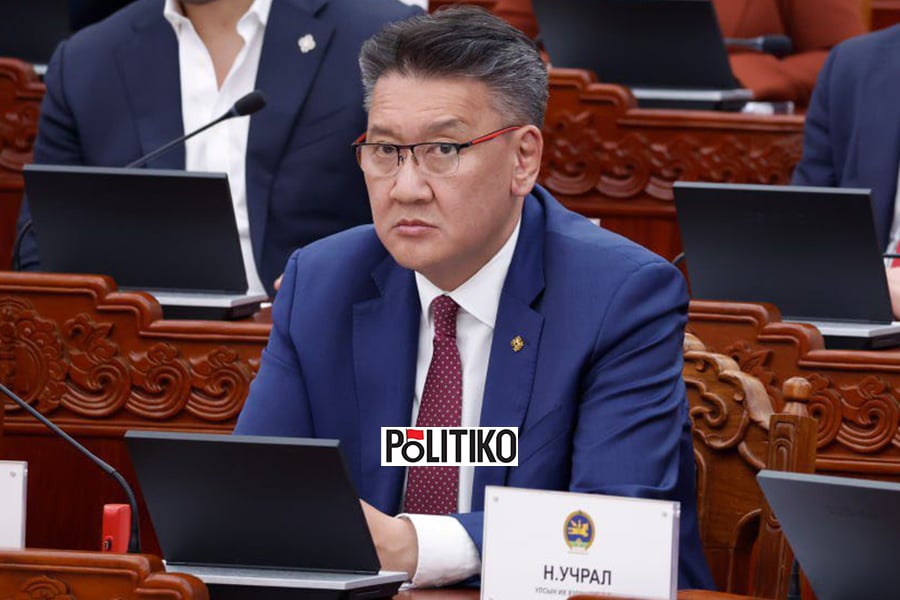 Б.Жавхлан:Гурван шалтгааны улмаас төсвийн орлого  2.3 их наядаар тасраад байна 

Нэгдүгээрт, 2025 оны төсөвт тооцож баталсан дүнгээс  нүүрсний үнэ 50 хувиар буурчээ.

Хоёрдугаарт, импортын хэмжээ буурснаас гаалийн татварын орлого тасалдсан байна.

Гуравдугаарт, АН-ын бүлгээс