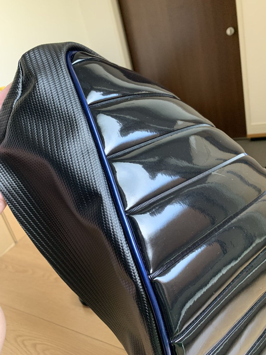 バイクシート神戸さんのタックロール(張り替え)届いた！！！！ タック