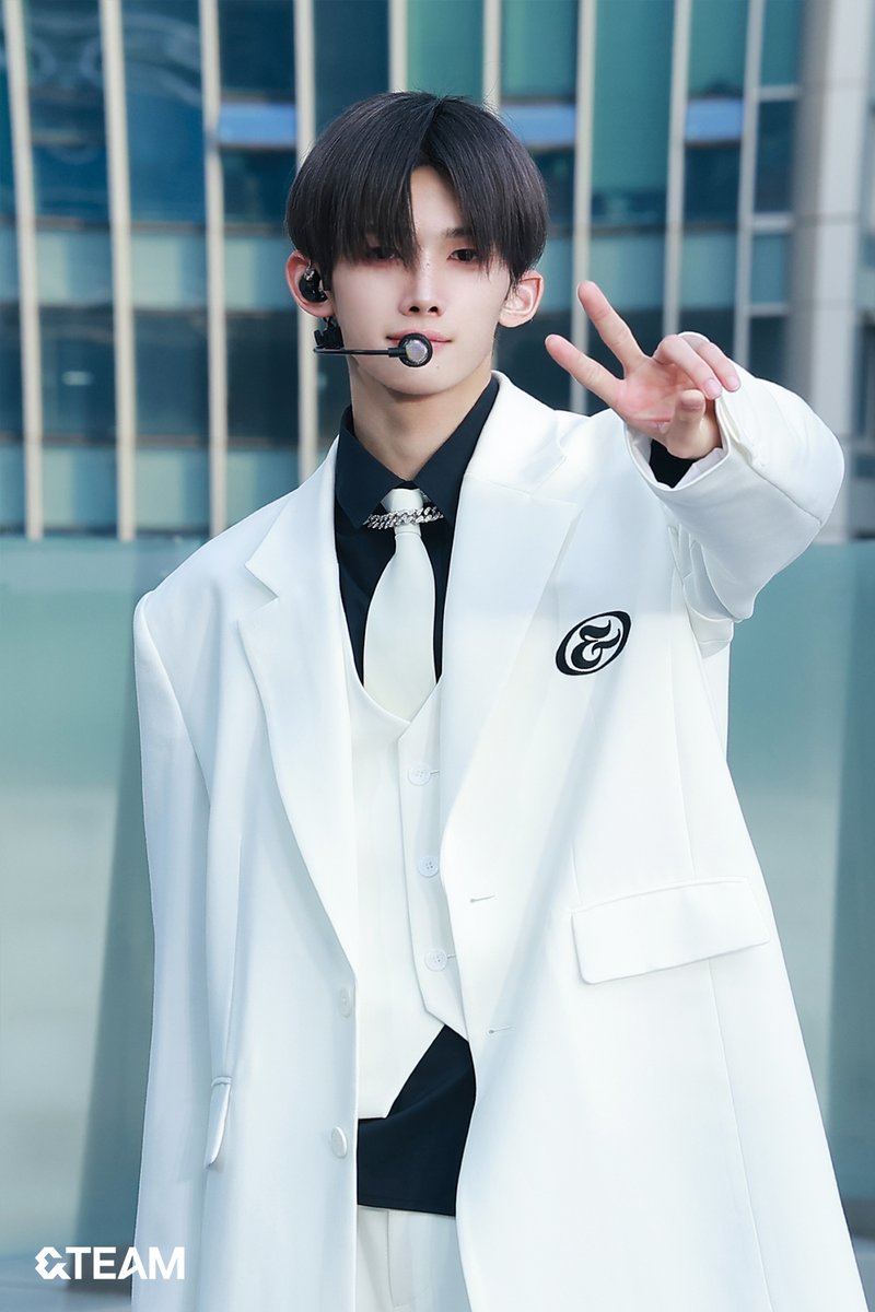 andTEAMofficial's tweet image. 'MISMATCH' Live Performance Video Behind Photo

#andTEAM #앤팀 #JO #조
#MISMATCH