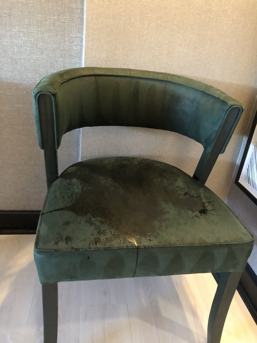 PB8marks's tweet image. Classic hotel chair #piss

#pissmarking #pissanywhere #pisswhereyouwant #hotelpiss #gaypiss