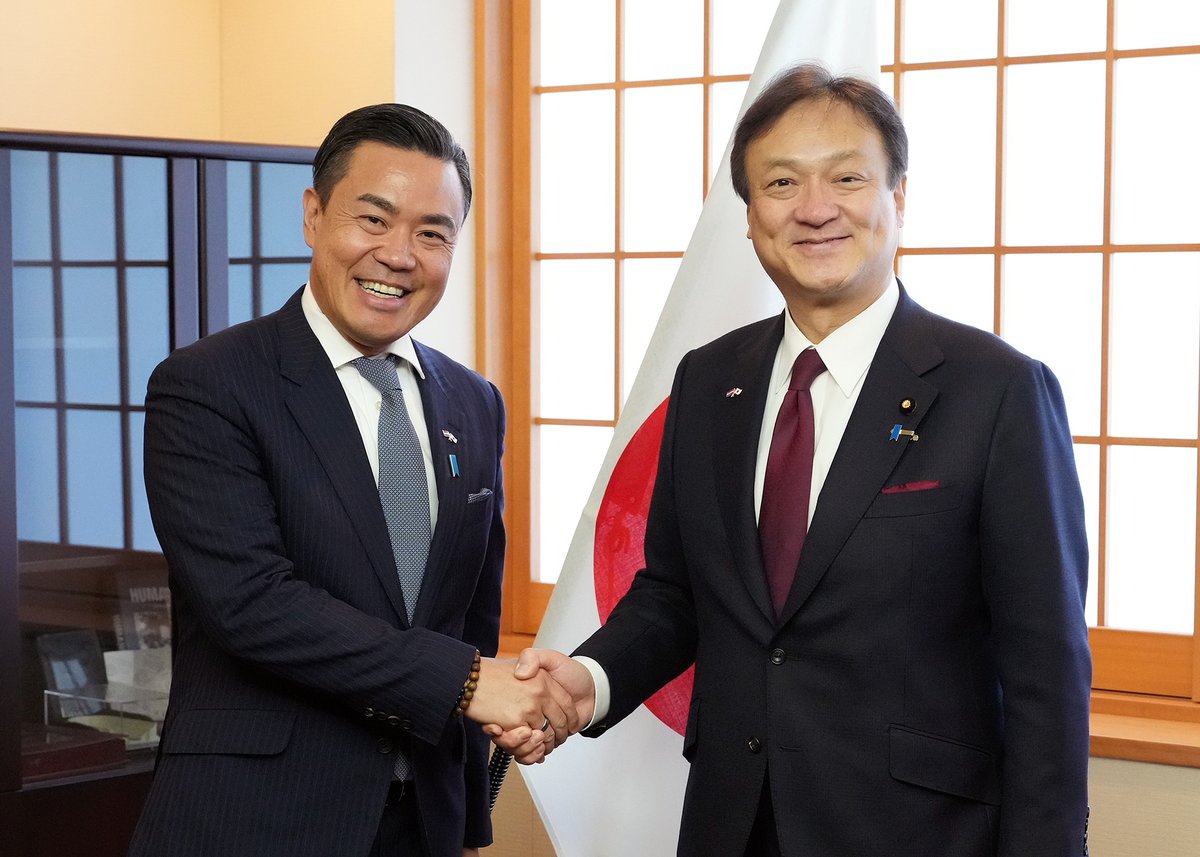 El Embajador de la República del Paraguay en Japón, Mario Toyotoshi, mantuvo un encuentro con el Sr. Iwao Horii, Ministro de Estado para Asuntos Exteriores del Japón.