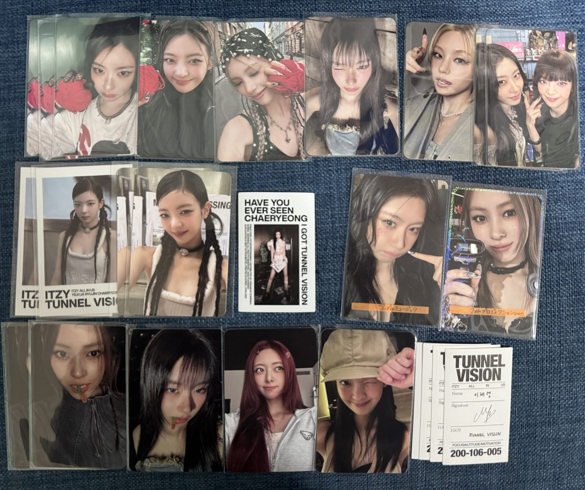 ITZY トレカ 交換 イェジのキラカード優先で 求めております🥲✨ 求