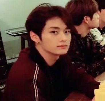 userlinoring's tweet photo. no cause he rlly was serving face like this since day 1 https://t.co/NiFOHIlez8