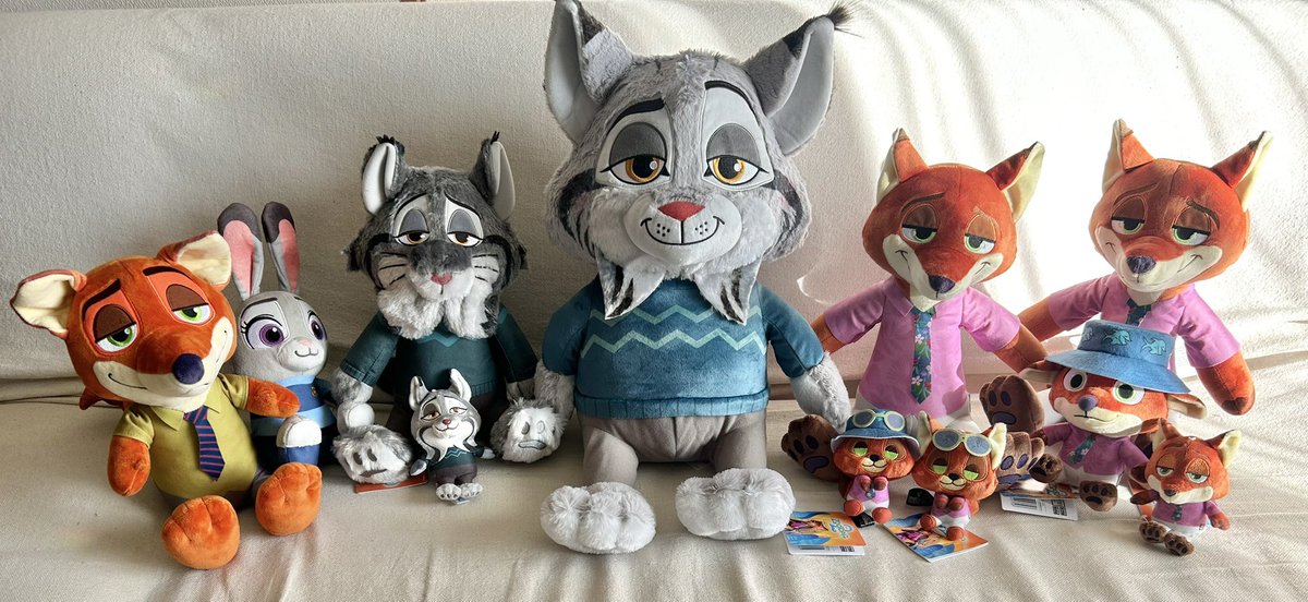 しまむらのズートピアのグッズ可愛い。 バッグとチャームセットで