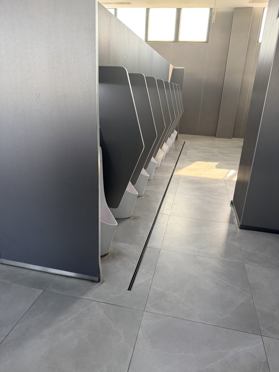 Yuuki_Channn's tweet image. 真好，服务区厕所还有中二节奏玩的