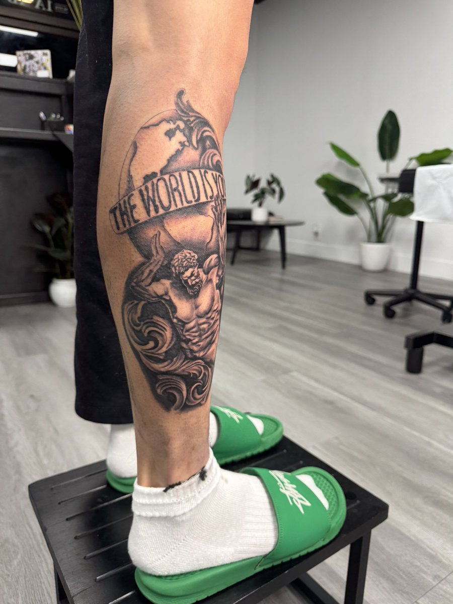 iamjmart4's tweet photo. Atlas βthe world is yoursβ tattoo i did today #tattooapprentice https://t.co/ycsHe8bwPB